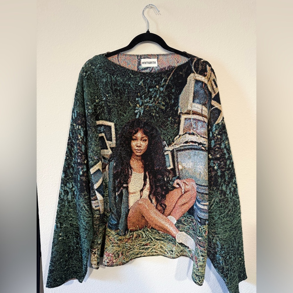 SZA Green Graphic Women’s Sweater